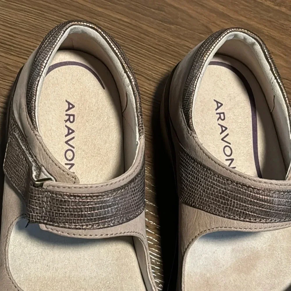Aravon by Rockport Duxbury Two Strap Taupe Leather Sandal *CH4079. Size 7 - Picture 5 of 7